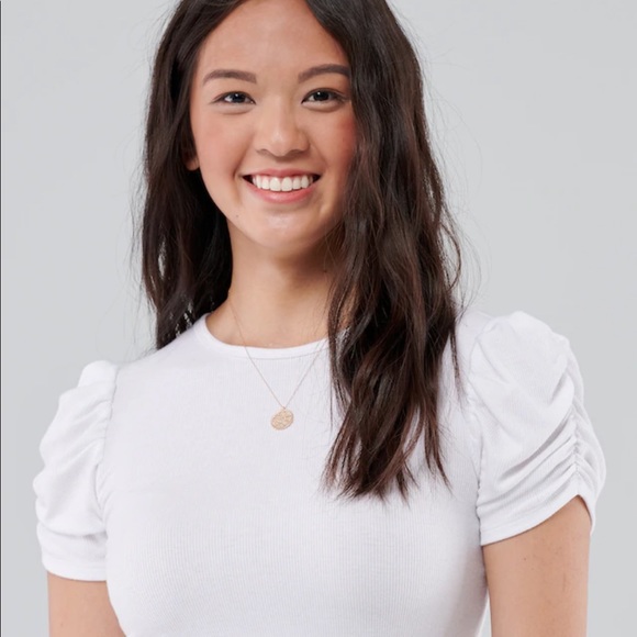 Women’s Hollister Black Must-Have Puff-Sleeve Baby Tee - Picture 4 of 14